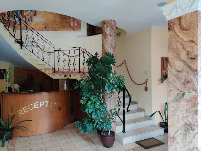 Продава ХОТЕЛ, гр. Златица, област София област, снимка 5 - Хотели - 52779060