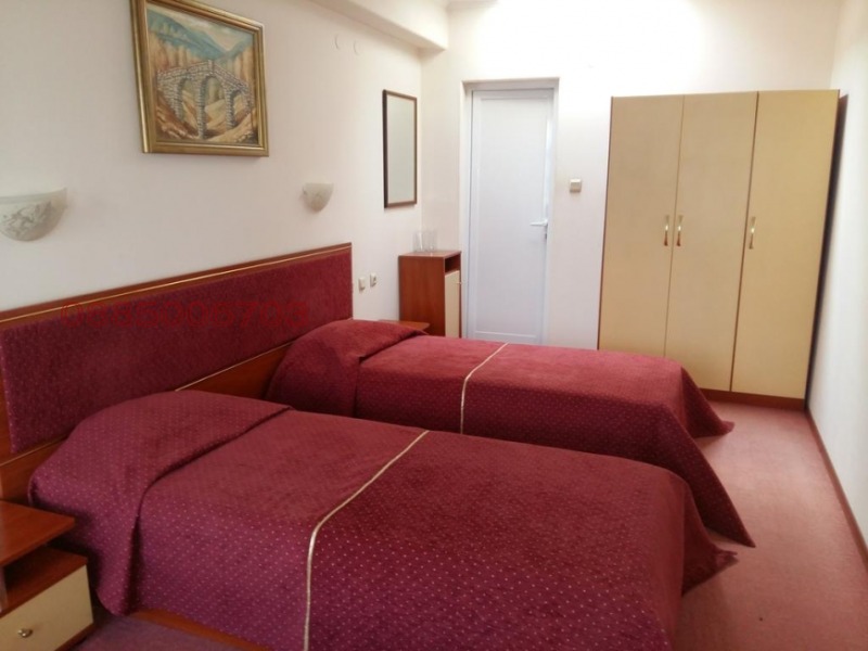 Продава ХОТЕЛ, гр. Златица, област София област, снимка 7 - Хотели - 52779060