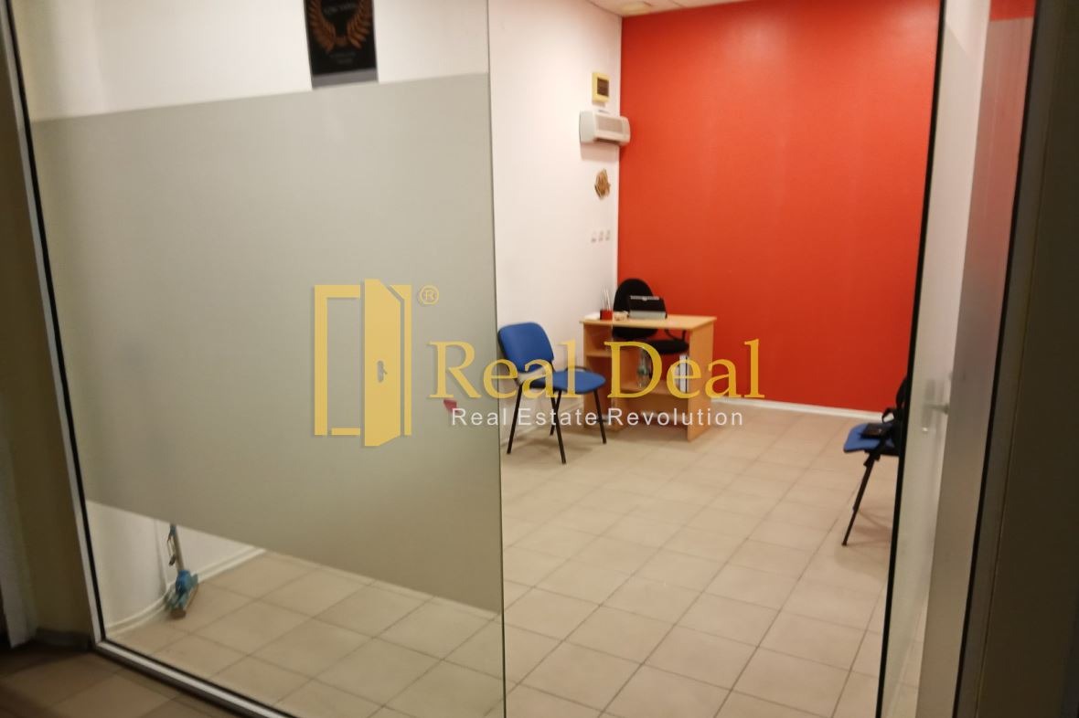 Продава ОФИС, гр. София, Люлин - център, снимка 2 - Офиси - 52069358