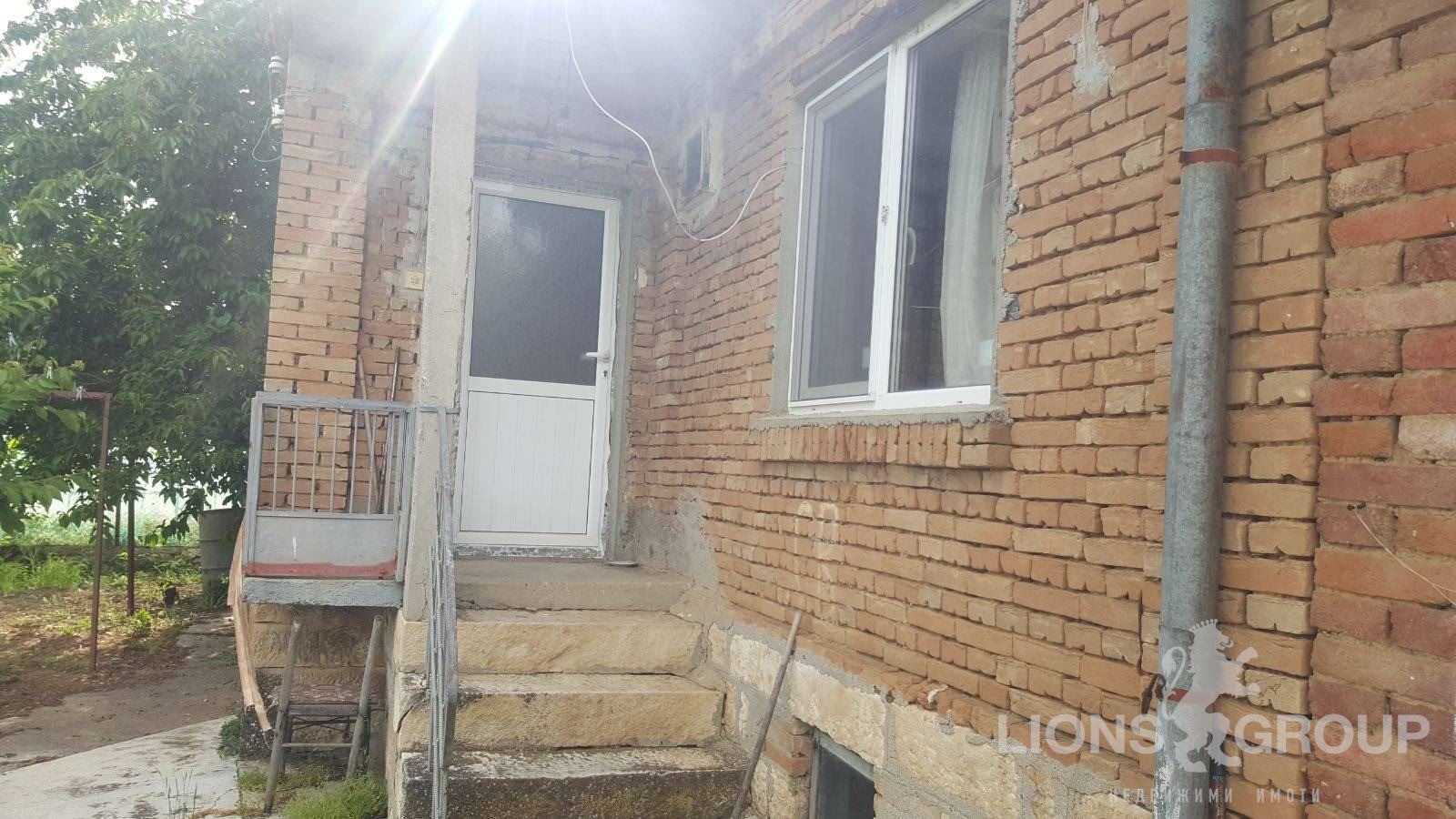 Продава КЪЩА, с. Червенци, област Варна, снимка 2 - Къщи - 55144519