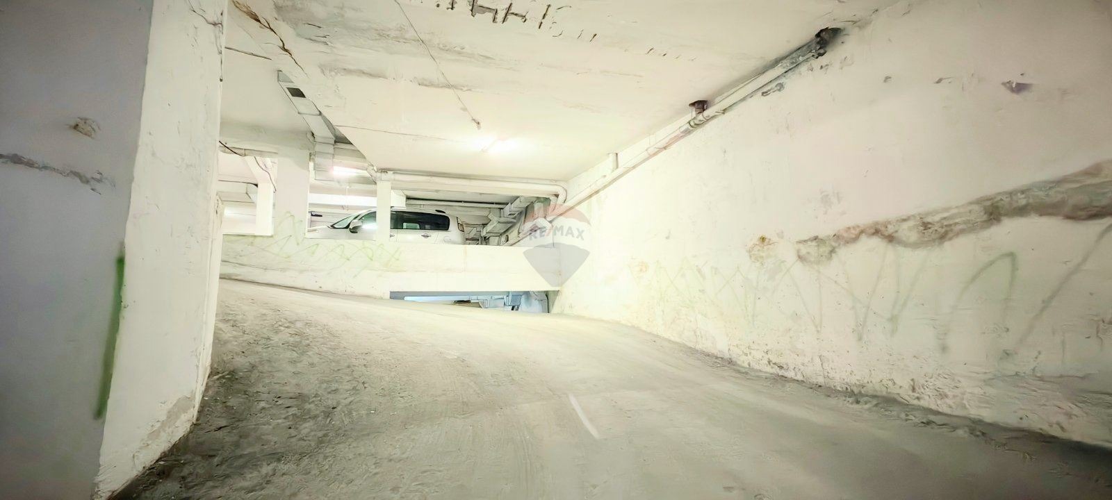 Продава ГАРАЖ, ПАРКОМЯСТО, гр. Варна, м-т Сотира, снимка 7 - Гаражи и паркоместа - 53038930