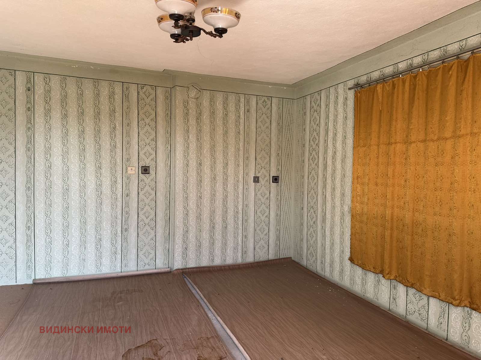 Продава КЪЩА, с. Кутово, област Видин, снимка 4 - Къщи - 53779956