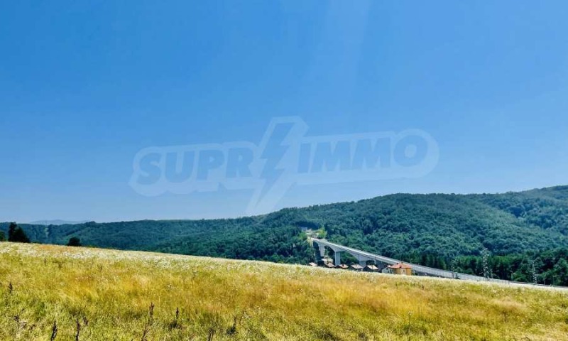 Продава ПАРЦЕЛ в град Габрово, Славовци - 9000 кв.м / 25 000 € » 48 895.75 лв., СУПРИММО ОФИСИ В СТРАНАТА