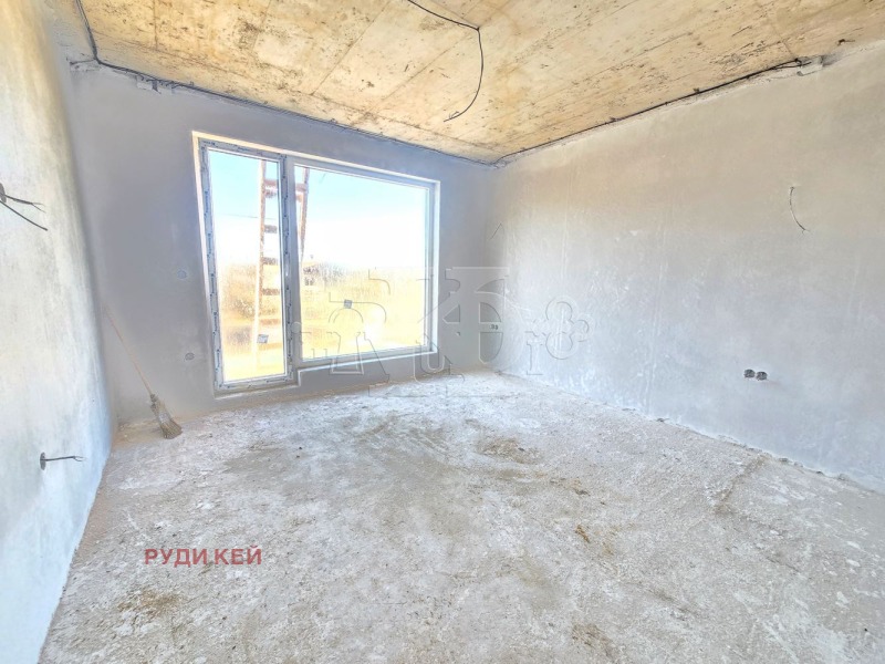 Продава КЪЩА, с. Яребична, област Варна, снимка 8 - Къщи - 51385628