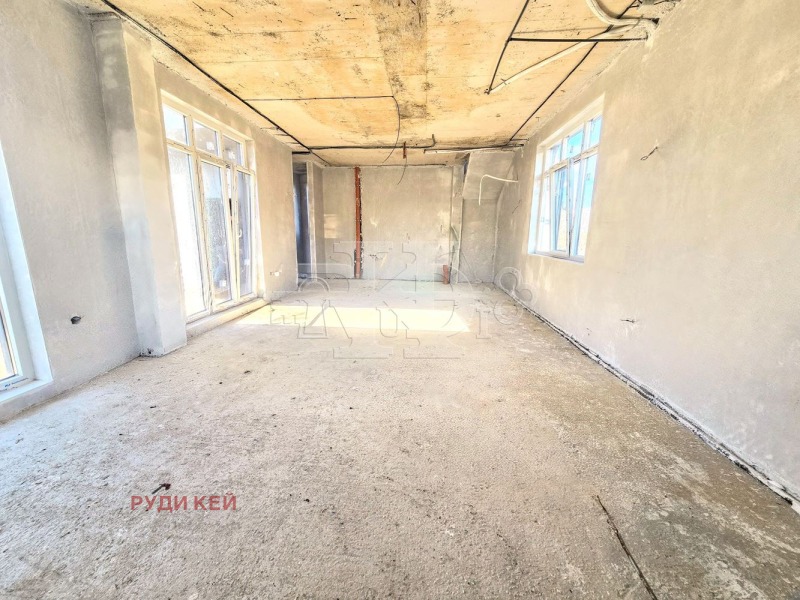 Продава КЪЩА, с. Яребична, област Варна, снимка 5 - Къщи - 51385628