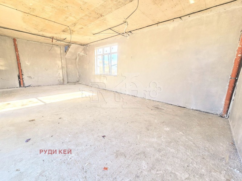 Продава КЪЩА, с. Яребична, област Варна, снимка 4 - Къщи - 51385628