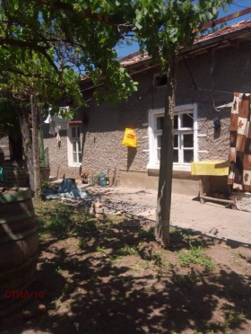 Продажба на имоти в с. Кладенец, област Шумен - изображение 1 