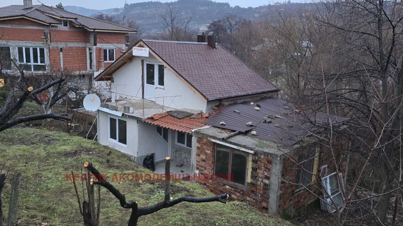 Продава КЪЩА, гр. Дупница, област Кюстендил, снимка 2 - Къщи - 52232248