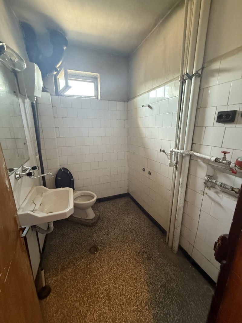 Zu verkaufen  1 Schlafzimmer Pernik , Zentar , 66 qm | 75931060 - Bild [7]
