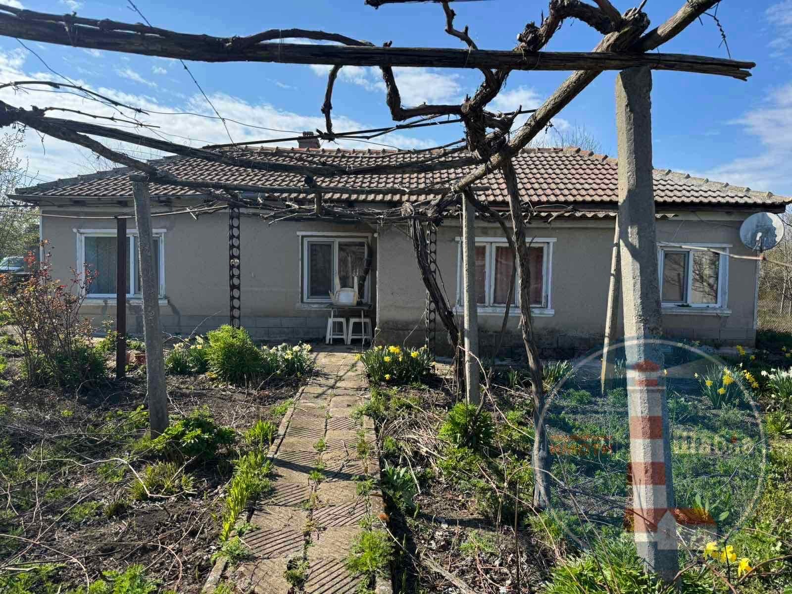 Продава КЪЩА, с. Горун, област Добрич