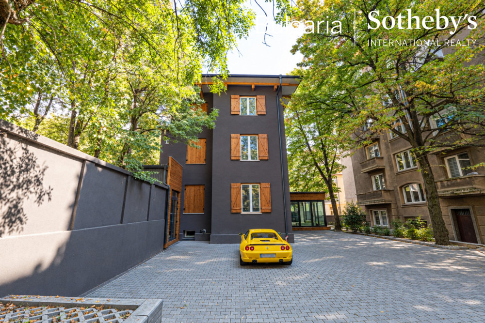 Продава КЪЩА, гр. София, Докторски паметник