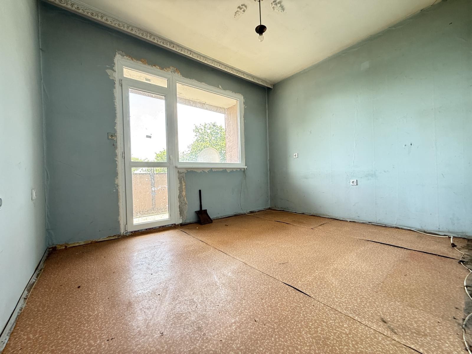 Продава МНОГОСТАЕН, гр. Айтос, област Бургас, снимка 2 - Апартаменти - 54750170