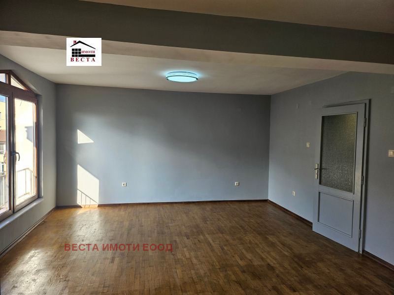 Продава 2-СТАЕН, гр. Варна, Лятно кино Тракия, снимка 2 - Апартаменти - 53095684