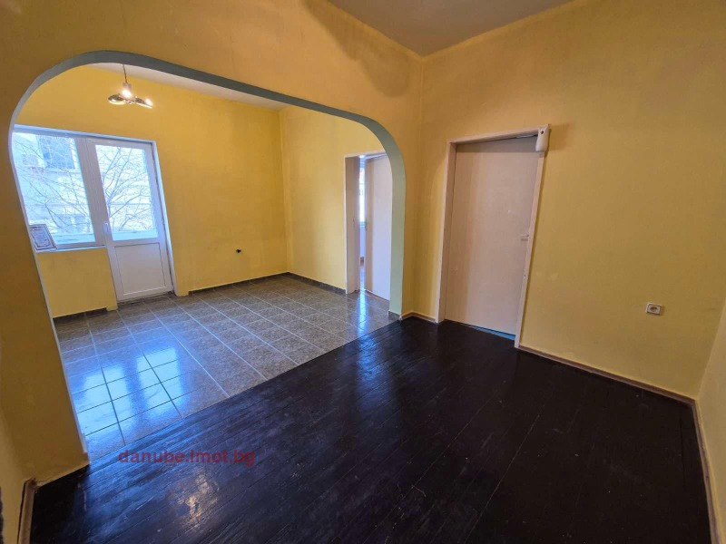 For Sale  2 bedroom Ruse , Tsentar , 65 sq.m | 78810219 - image [2]