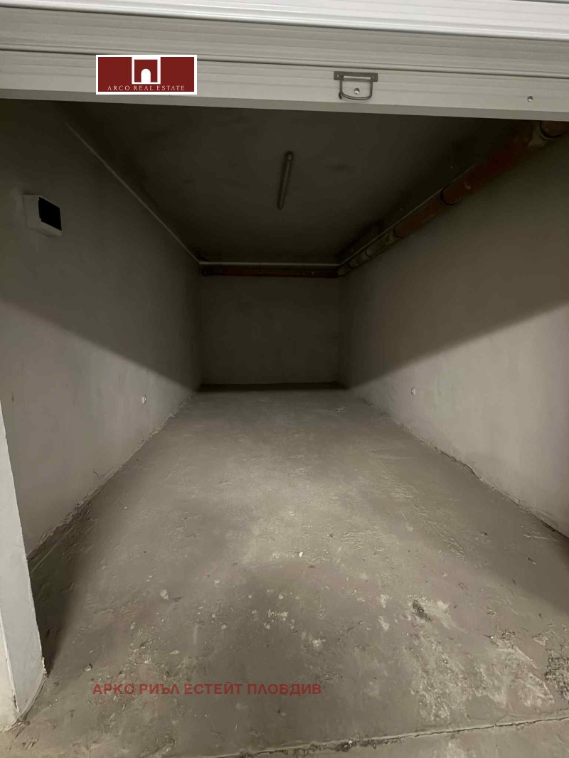 Продава ГАРАЖ, ПАРКОМЯСТО, гр. Пловдив, Кючук Париж, снимка 3 - Гаражи и паркоместа - 52744970