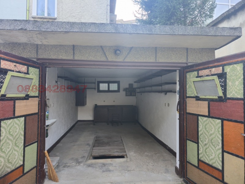 Продава ГАРАЖ, ПАРКОМЯСТО, гр. Велико Търново, Център, снимка 2 - Гаражи и паркоместа - 52904319