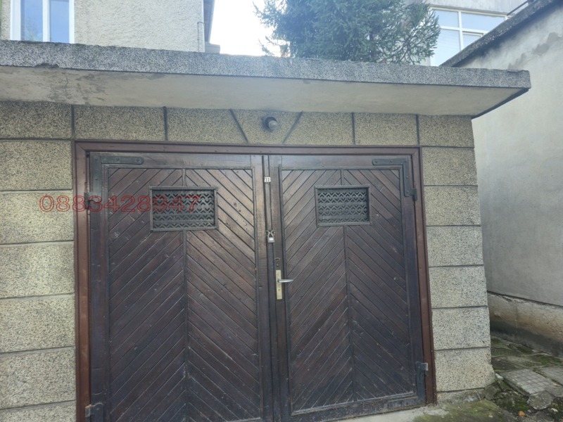 Продава ГАРАЖ, ПАРКОМЯСТО, гр. Велико Търново, Център