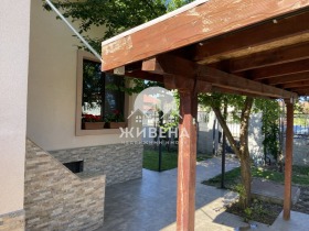 σπίτι Καβαρνα, περιοχή Dobrich 1