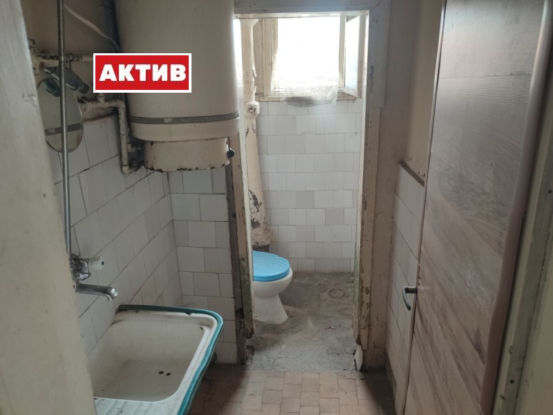 Продава ЕТАЖ ОТ КЪЩА, гр. Търговище, Малчо Малчев, снимка 13 - Етаж от къща - 52740745