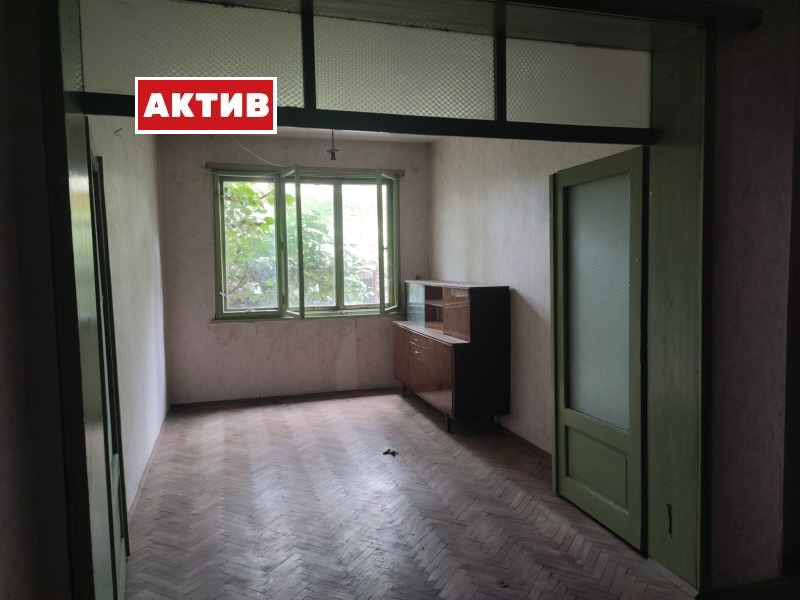 Продава ЕТАЖ ОТ КЪЩА, гр. Търговище, Малчо Малчев, снимка 3 - Етаж от къща - 52740745