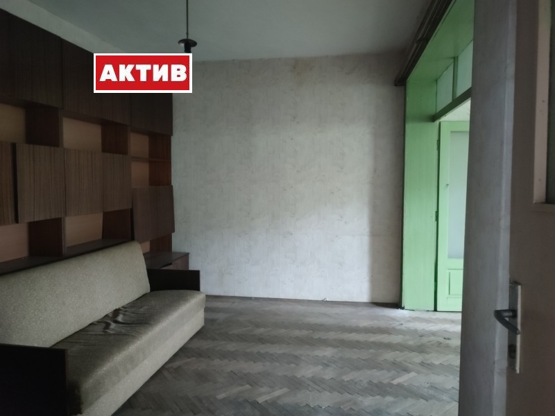 Продава ЕТАЖ ОТ КЪЩА, гр. Търговище, Малчо Малчев, снимка 2 - Етаж от къща - 52740745