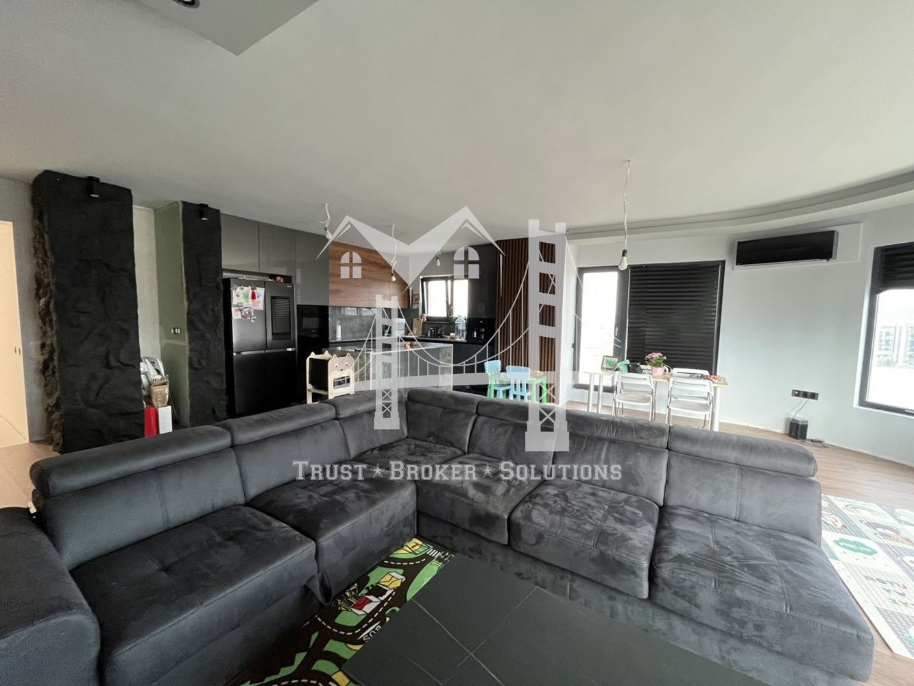 Продава 4-СТАЕН, гр. София, Младост 4