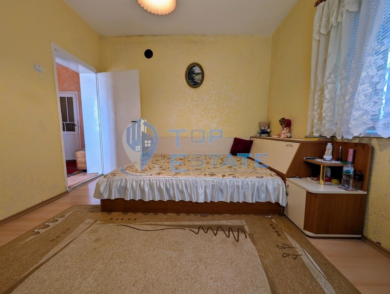 Продава КЪЩА, с. Хаджидимитрово, област Велико Търново, снимка 13 - Къщи - 50617742