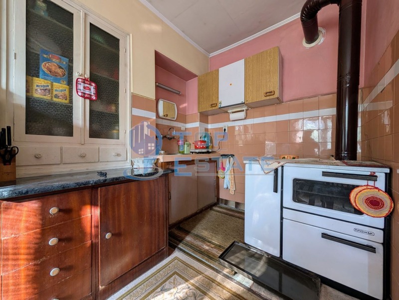 Продава КЪЩА, с. Хаджидимитрово, област Велико Търново, снимка 11 - Къщи - 50617742