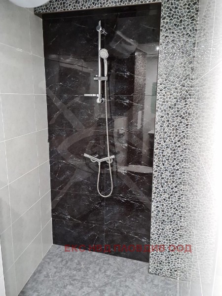 Продава 2-СТАЕН, гр. Пловдив, Кючук Париж, снимка 2 - Апартаменти - 54684358