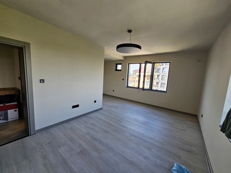 Na sprzedaż  3 sypialnie Plowdiw , Karszijaka , 130 mkw | 32710824 - obraz [8]