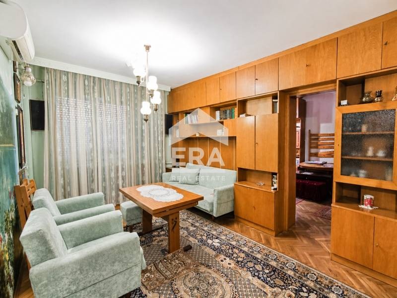 Продава МНОГОСТАЕН, гр. Търговище, Боровец, снимка 2 - Апартаменти - 55024332