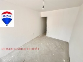 3-стаен град Русе, Хъшове 8