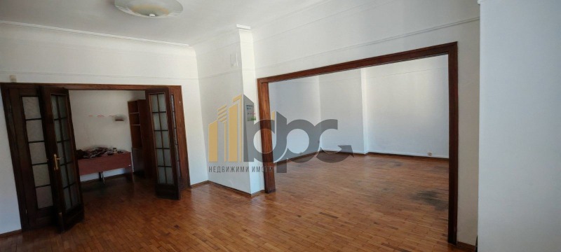 Продава МНОГОСТАЕН, гр. София, Център, снимка 3 - Апартаменти - 52493338