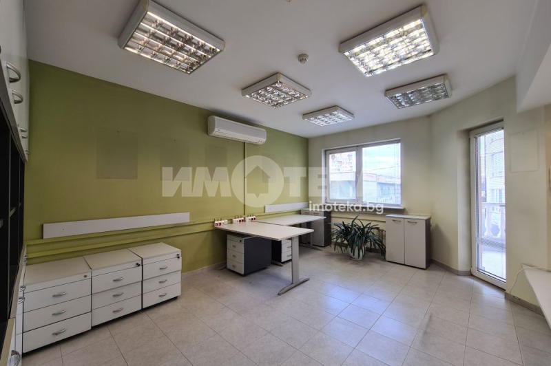 In vendita  Ufficio Sofia , Manastirski livadi , 360 mq | 81595139 - Immagine [2]