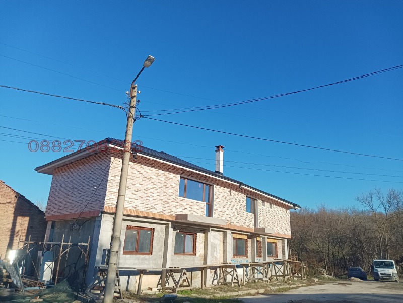 Продава КЪЩА, с. Хотница, област Велико Търново, снимка 2 - Къщи - 52826937