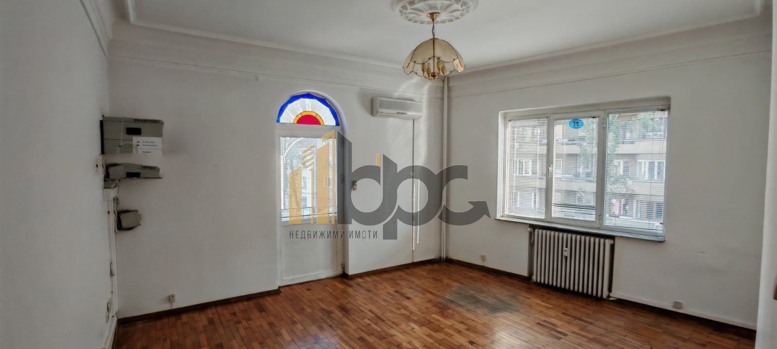 Продава МНОГОСТАЕН, гр. София, Център, снимка 2 - Апартаменти - 52493338