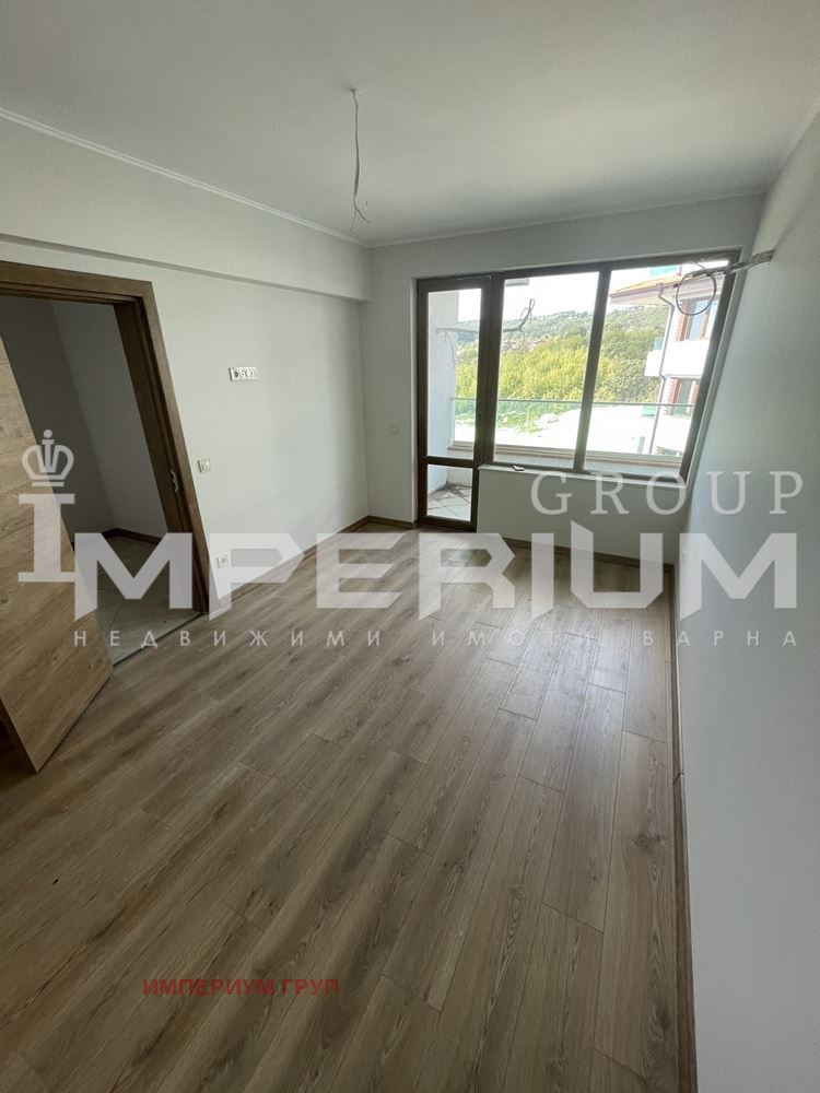 En venta  3 dormitorios Varna , Vinitsa , 119 metros cuadrados | 40637519 - imagen [5]