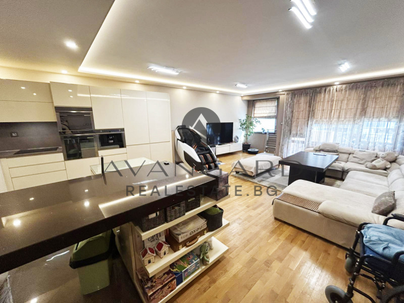 Продава 4-СТАЕН, гр. Пловдив, Кършияка, снимка 2 - Апартаменти - 53384149