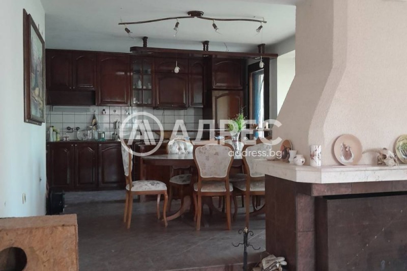 Продава КЪЩА, гр. София, гр. Банкя