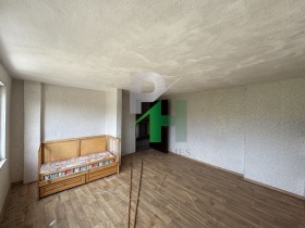 Hus Vakarel, region Sofia 6