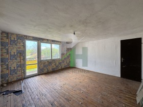 Hus Vakarel, region Sofia 15
