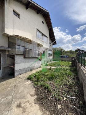 Hus Vakarel, region Sofia 3