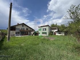 Hus Vakarel, region Sofia 2