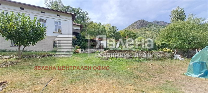 Продава КЪЩА, гр. Тетевен, област Ловеч, снимка 2 - Къщи - 56318672