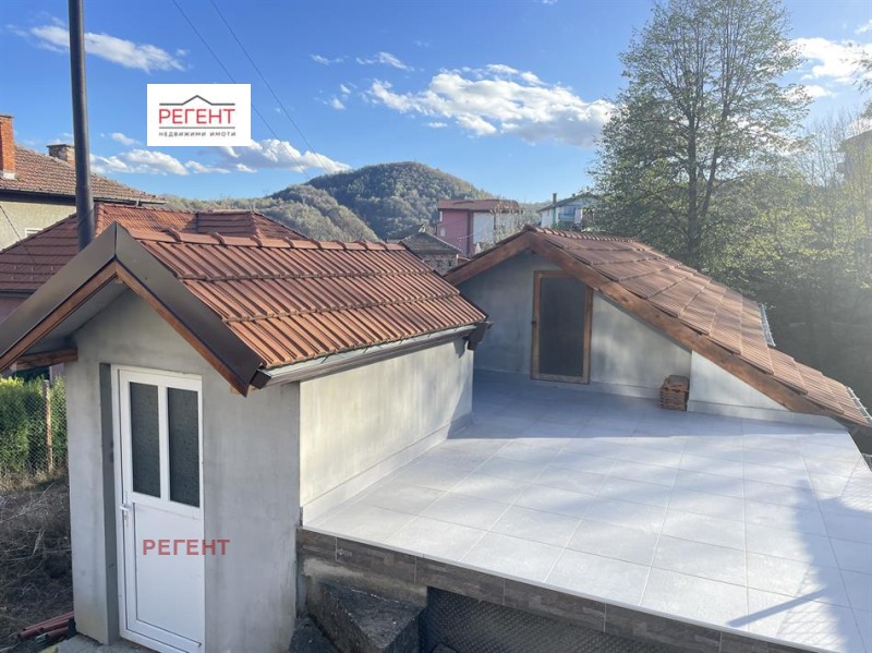 Продава КЪЩА в град Габрово, Център - 51 кв.м / 26 900 € » 52 611.83 лв., РЕГЕНТ