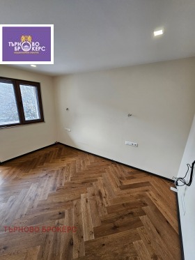 Piano della casa Akatsiia, Veliko Tarnovo 8