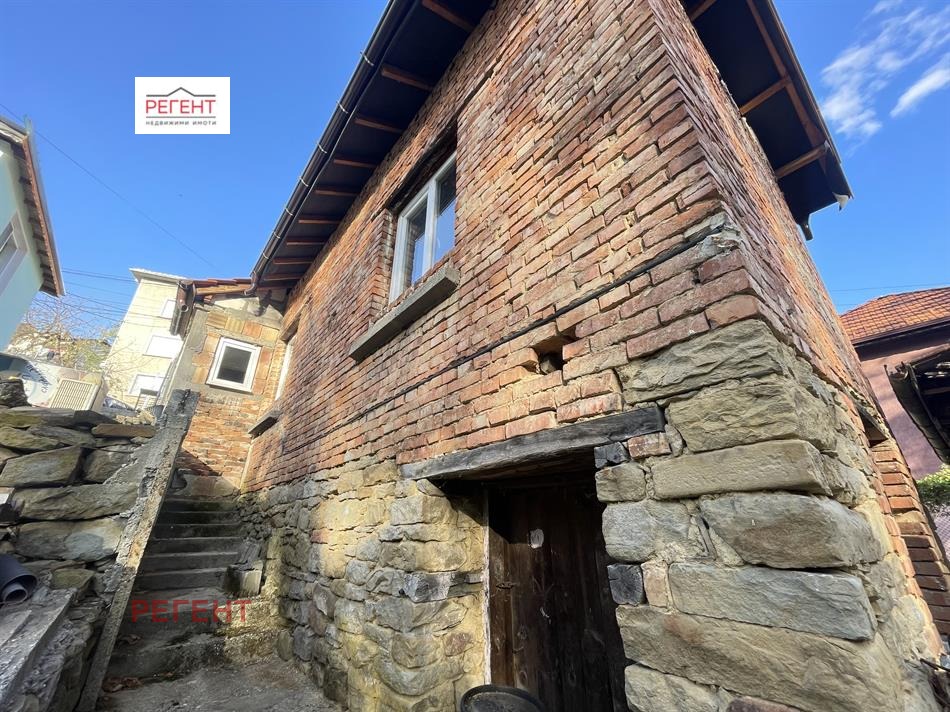 Продава КЪЩА, гр. Габрово, Център, снимка 2 - Къщи - 42905751