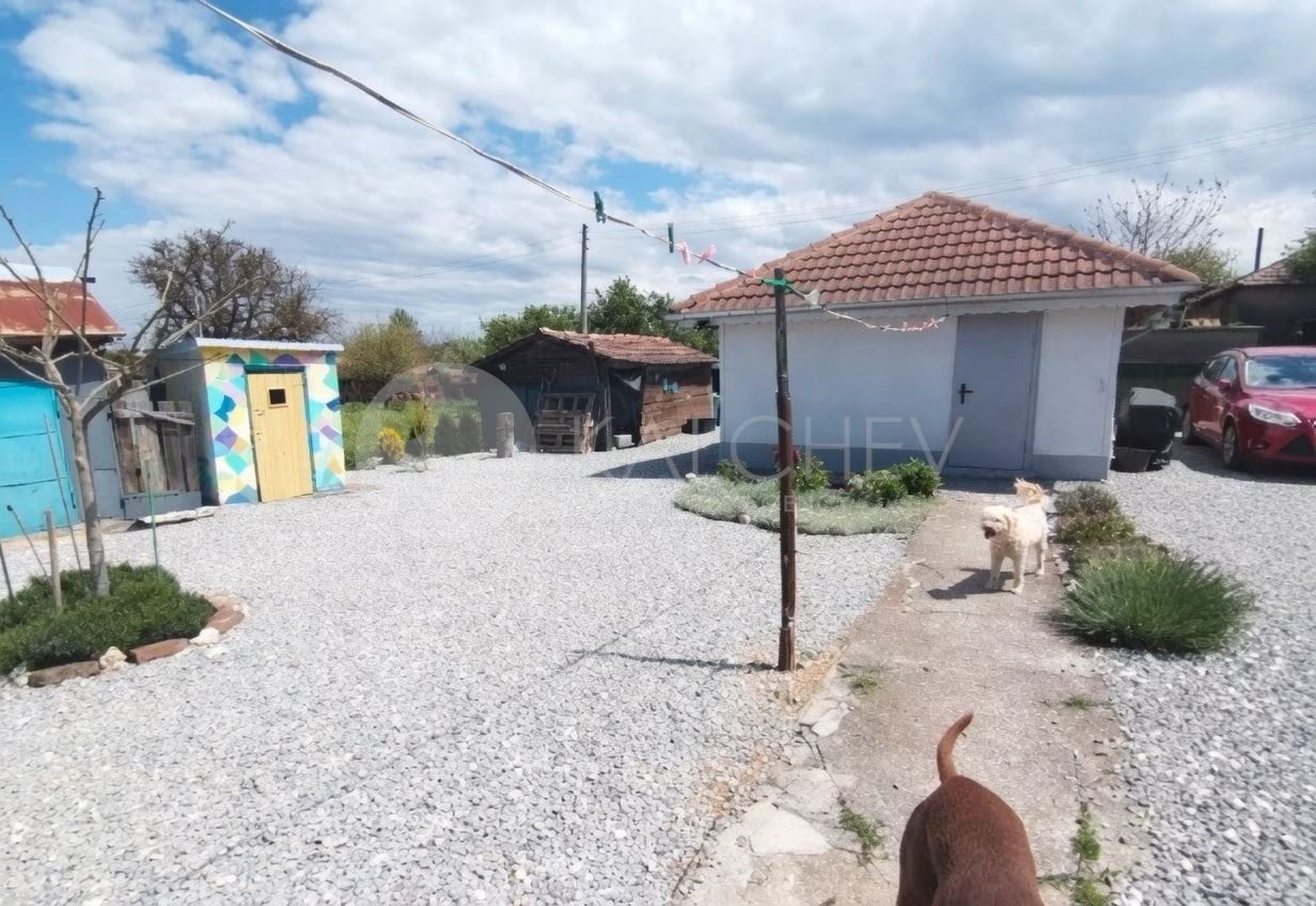 Продава КЪЩА, с. Змеево, област Добрич, снимка 4 - Къщи - 54929266