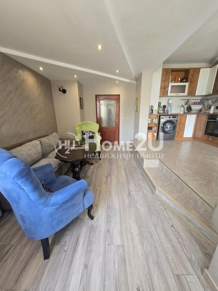 Продава 2-СТАЕН, гр. Бургас, Център, снимка 2 - Апартаменти - 54940531