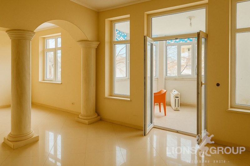Na sprzedaż  Dom Warna , Winica , 400 mkw | 27644755 - obraz [2]